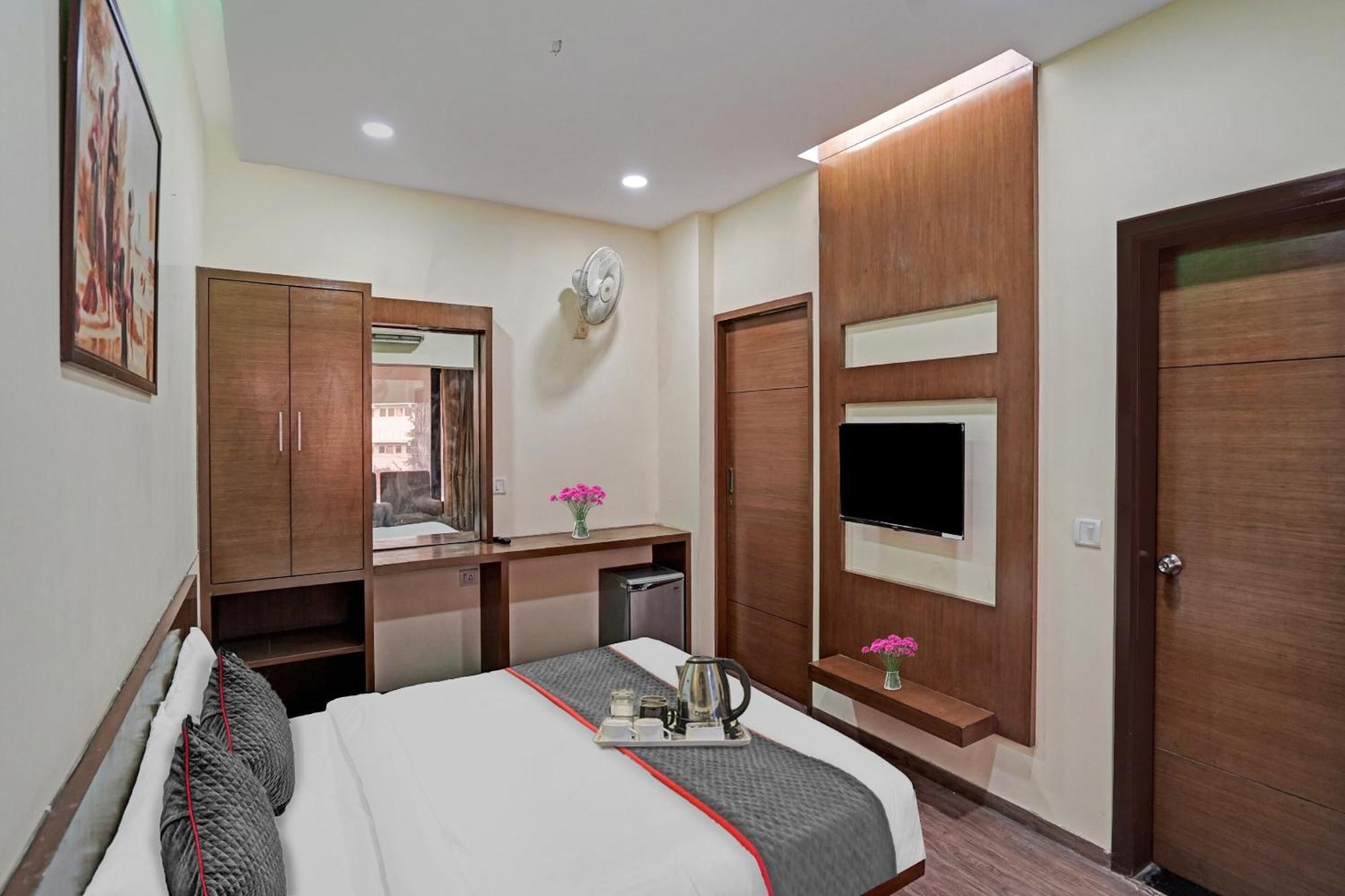 Hotel O Royal Regency 가지아바드 외부 사진