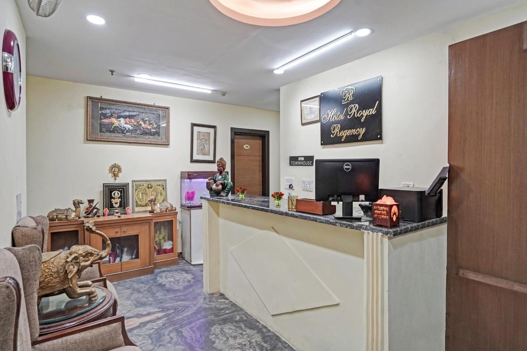 Hotel O Royal Regency 가지아바드 외부 사진